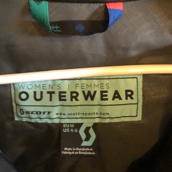 Scott women’s puffy vest - Picture 2 of 3